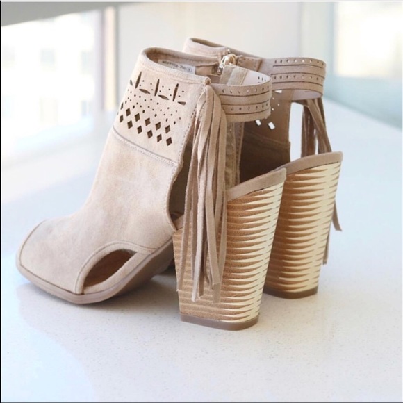 Cream Chic Peep Toe Boho Fringe Ankle Booties - Picture 5 of 8